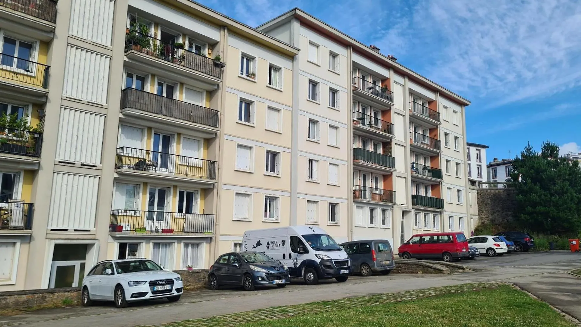Chambre Face A La Tour Tanguy Apartment Brest France