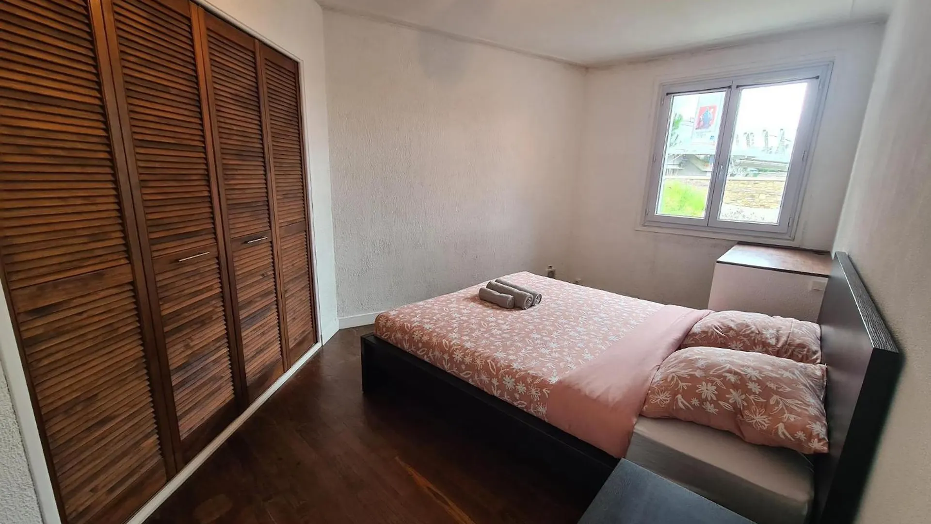 Chambre Face A La Tour Tanguy Apartment Brest